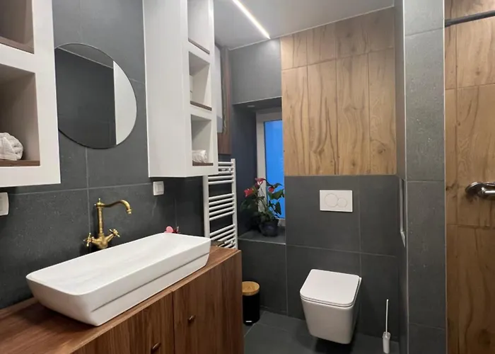 Kolodvor 1870 - Old Town كراني